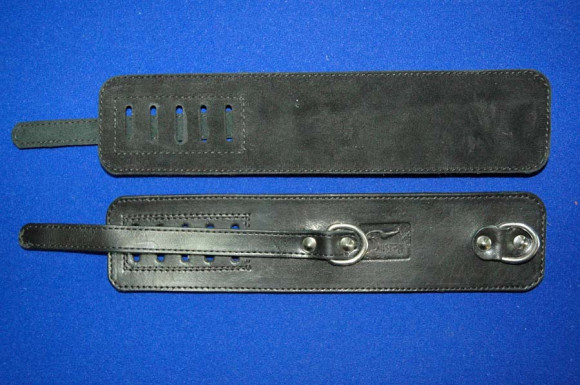 Подшитые чёрные кожаные наручники Подшитые чёрные кожаные наручники