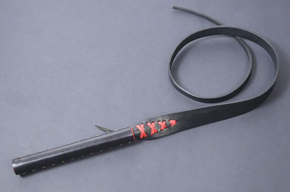 Чёрный кожаный хлыст Язык страсти - 120 см. Чёрный кожаный хлыст Язык страсти - 120 см.