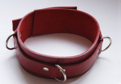 Красный не подшитый ошейник среднего размера 
