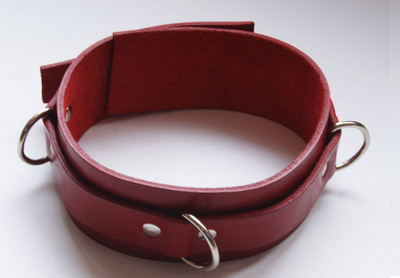 Красный не подшитый ошейник среднего размера Красный не подшитый ошейник среднего размера