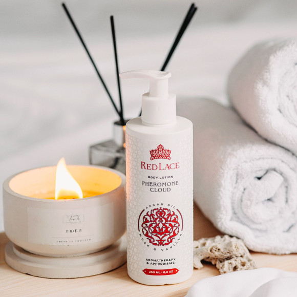 Лосьон для тела с феромонами Red Lace Pheromone Cloud - 250 мл. Лосьон для тела с феромонами Red Lace Pheromone Cloud - 250 мл.