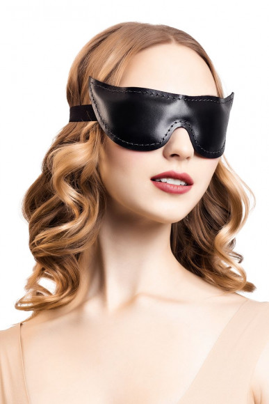 Черная закрытая маска на глаза Черная закрытая маска на глаза