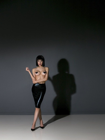 Юбка-карандаш с полупрозрачной задней вставкой Юбка-карандаш с полупрозрачной задней вставкой