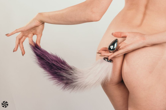 Серебристая анальная пробка с фиолетовым хвостом Starlit Серебристая анальная пробка с фиолетовым хвостом Starlit