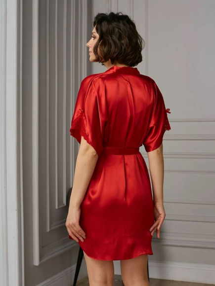 Соблазнительный пеньюар из искусственного шелка Соблазнительный пеньюар из искусственного шелка