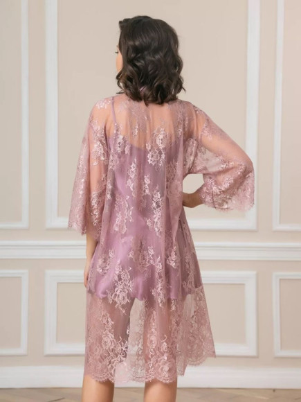 Соблазнительный кружевной пеньюар с поясом Соблазнительный кружевной пеньюар с поясом