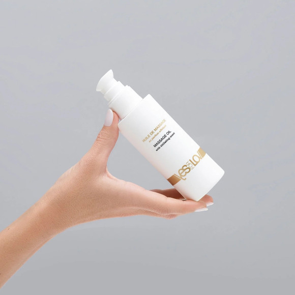 Массажное масло Massage Oil With Titillating Scent - 100 мл. Массажное масло Massage Oil With Titillating Scent - 100 мл.