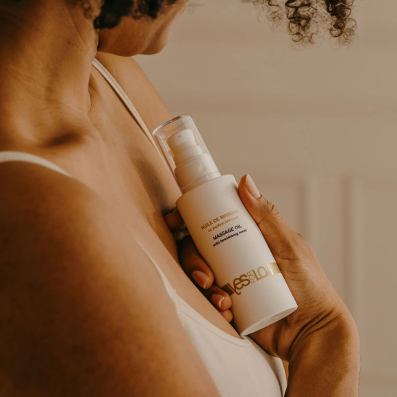 Массажное масло Massage Oil With Bewitching Scent - 100 мл. Массажное масло Massage Oil With Bewitching Scent - 100 мл.