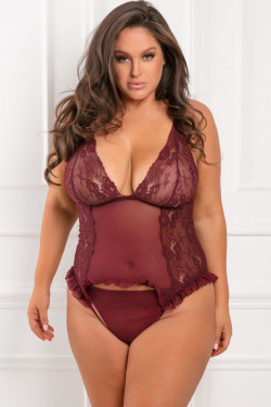 Боди на тонких регулируемых бретелях с кружевными чашками Боди на тонких регулируемых бретелях с кружевными чашками