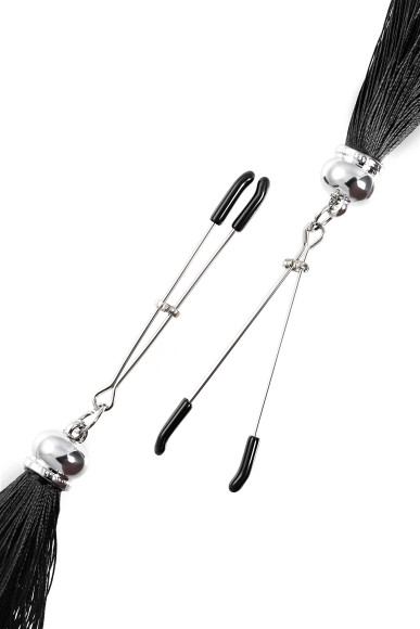 Зажимы на соски «Вилки» с черными кисточками из шелка Зажимы на соски «Вилки» с черными кисточками из шелка