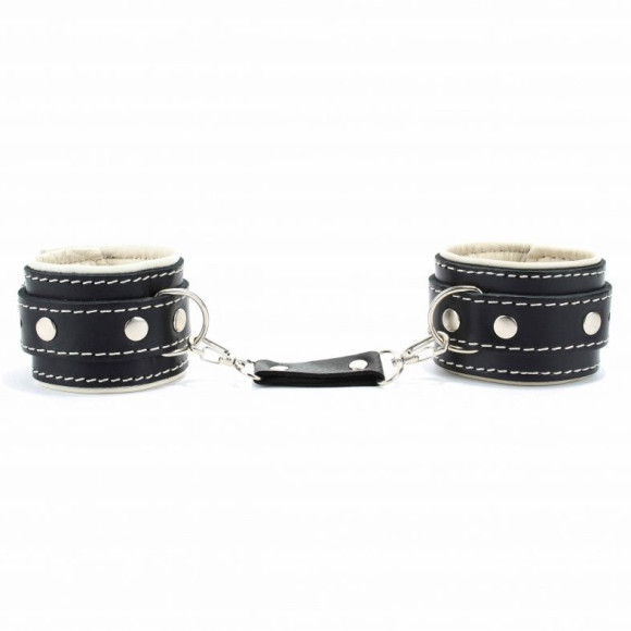 Черные оковы с бежевым подкладом Черные оковы с бежевым подкладом