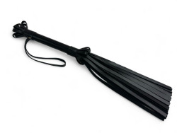 Черная кожаная плеть King Arsenal - 44 см. Черная кожаная плеть King Arsenal - 44 см.