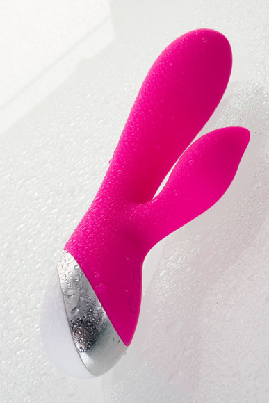 Розовый силиконовый вибратор с клиторальным стимулятором LIA - 19 см. Розовый силиконовый вибратор с клиторальным стимулятором LIA - 19 см.