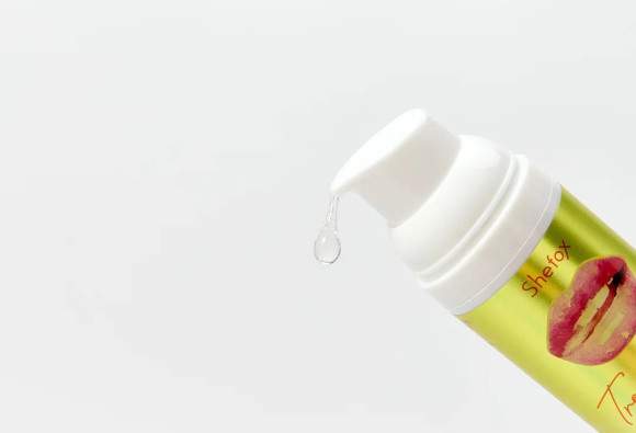 Интимная гель-смазка Shefox Premium «Тропический банан» - 50 мл. Интимная гель-смазка Shefox Premium «Тропический банан» - 50 мл.