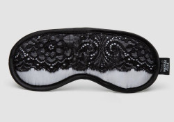 Атласная маска с кружевом Play Nice Атласная маска с кружевом Play Nice