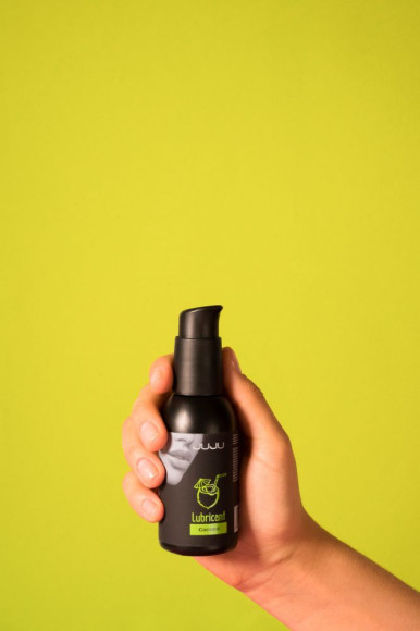 Съедобный лубрикант JUJU Coconut с ароматом кокоса - 100 мл. Съедобный лубрикант JUJU Coconut с ароматом кокоса - 100 мл.