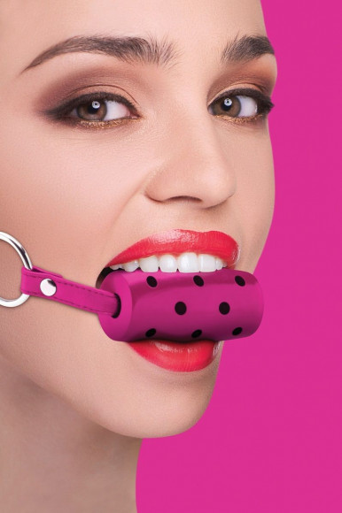 Розовый резиновый кляп-цилиндр Cylinder на кожаных ремешках