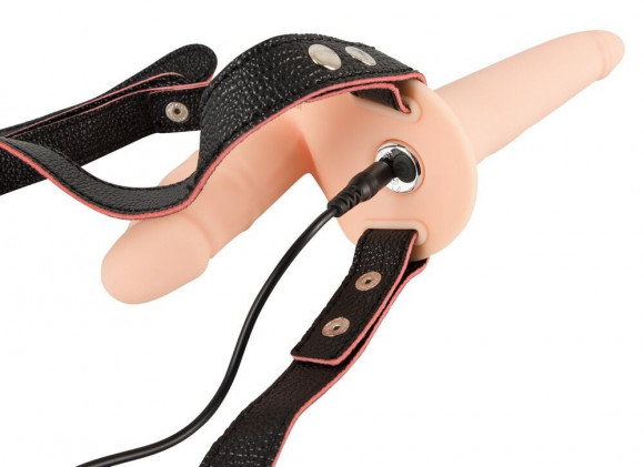 Телесный двойной вибрострапон с вибрацией Vibrating Double Strap-On - 15 см. Телесный двойной вибрострапон с вибрацией Vibrating Double Strap-On - 15 см.