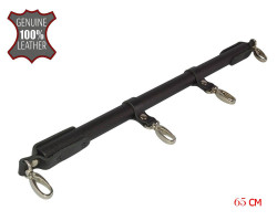 Черная металлическая распорка с кожаными ремешками и карабинами - 65 см. Черная металлическая распорка с кожаными ремешками и карабинами - 65 см.