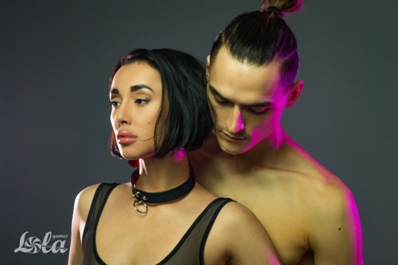 Черно-красный ошейник Cabaret Черно-красный ошейник Cabaret