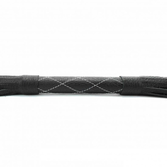 Аккуратная чёрная плетка  из натуральной кожи - 60 см.