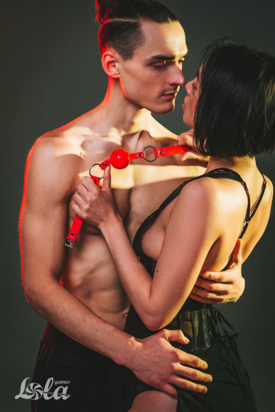 Красный кляп-шарик Firecracker Красный кляп-шарик Firecracker